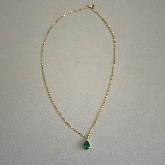Elegant Gold Necklace with Green Pendant A1361 - Picture 2 of 3